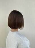 内巻き前下がりボブ