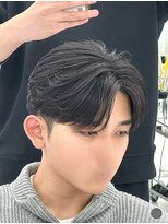 センス 渋谷 宇田川交番前(SENSE)&nbsp;ブルーブラック/フェザーパーマ/刈り上げセンターパート/メンズ