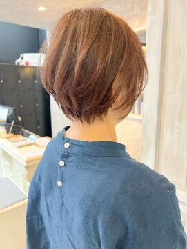 キャアリー(Caary) 福山市美容室Caary丸みショートボブ艶オレンジブラウンカラー