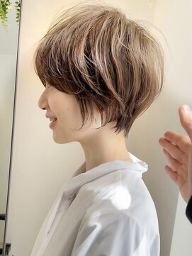 ビュートヨナカ(VIEW TOYONAKA) 30代40代50代/小顔カット/小顔ショート/オリーブベージュ/豊中