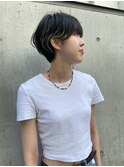 大人かわいいくびれショート　美髪　ネビージュ