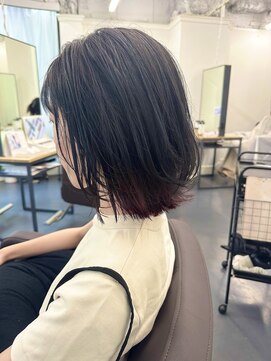 シア(sia) レイヤー外ハネ/ポイントカラー/インナーカラー