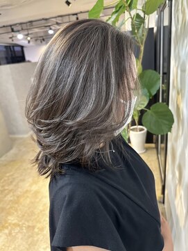 メリー オオサカ(Merly Osaka) 白髪を目立たなくするハイライト_透明感アッシュ_