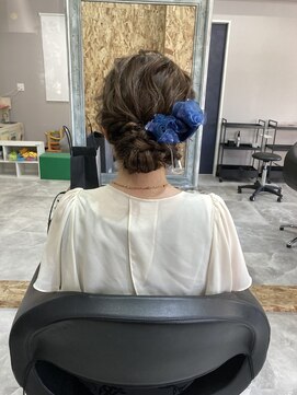 ユニ (UNI) 大人可愛いヘアセット