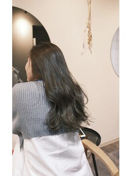 ニード(need) グレージュロングレイヤー