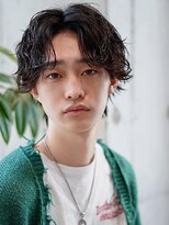 ライラ(Lyla)&nbsp;シャープなツイストスパイラル　センターパート　下北沢　メンズ