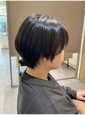 暗髪ショートボブスタイル