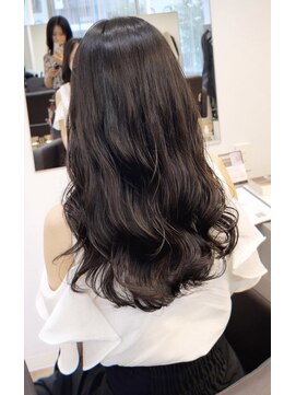 ジエクト ヴィシア(The Ect VIXIA) コテ巻き　ヨシンモリ　韓国風パーマ　オリーブカラー　レイヤー