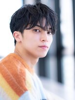 エフエム 渋谷(FM)&nbsp;メンズ波巻きセンターパート韓国風黒髪ツーブロックマッシュ