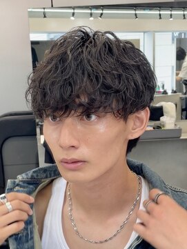 フィフス トウキョウ (fifth TOKYO) 渋谷緩めシャドウパーマ波巻きパーマメンズマッシュウルフカット