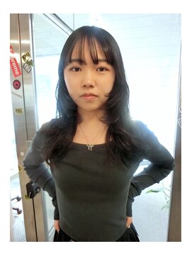 ノラ シブヤ(NORA) ウルフカットミディアムレイヤーハッシュカット