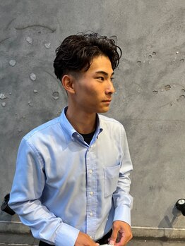 ハイセンス(HISENSE)の写真/【姫路駅徒歩5分】仕事帰り利用OK!スタイリング次第で仕事も遊びも思い切り楽しめるStyleを創る《HISENSE》