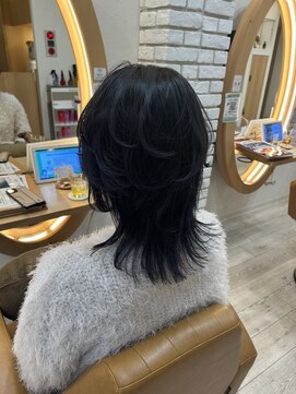 アドラーブル けやき通り店(adorable) 小顔ネオウルフネイビーブルーショート◎ひし形シルエット