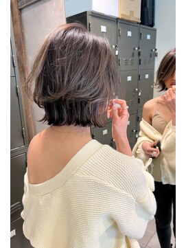 トルネード(TORNADO) レイヤー前下がりショートボブ