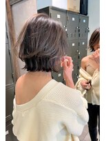 トルネード(TORNADO) レイヤー前下がりショートボブ