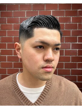 カムレイドフォーライフ(COMRADE 4 LIFE) 担当西村 ポンパドールスタイル