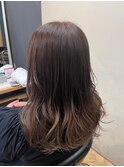 グラデーションカラー×ベージュ
