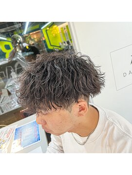 ダズルヘアラッシュ(DAZZLE hair RUSH) ～波巻きスパイラルパーマ～