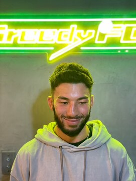 グリーディーフォックス 代々木(Greedy FOX) 波巻き/ハイライト/マッシュパーマ/ウルフ[シェービング]
