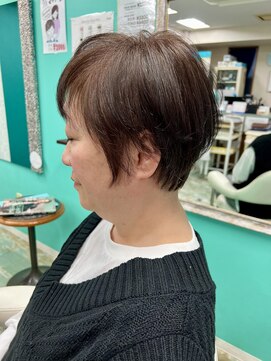 ファンヘアメイク(Fun hair make) 前下がりショート