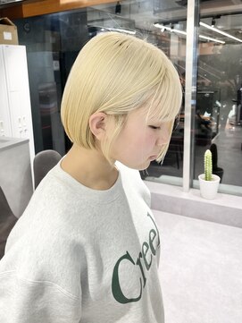 ファイブバイジエクト 堀江(FIVE by The Ect) ブロンドボブ ホワイトブロンド