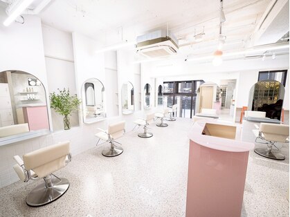 ペレ アネックス 大阪梅田茶屋町店(PELE ANNEX)の写真