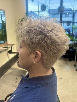 サンズ(suns) 【shuyu】ミルクティーベージュ×スパイキーショート