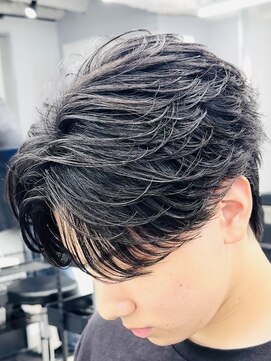 エイトメン 新宿店(EIGHT MEN) フェザーパーマ/アクティブショート/抜きっぱなしブロンド/新宿