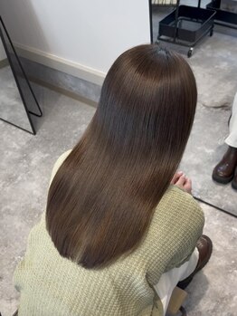 レーベ(Lebe)の写真/【Lebe/北上】─艶髪を、もっと美しく。─ただ暗いだけじゃない。光に透ける、計算された上品暗髪。