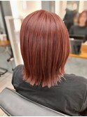艶感ピンクブラウンの切りっぱなしボブ