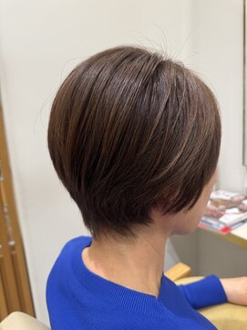 テラス アヴェダ 大丸心斎橋店(Terrace AVEDA) 白髪ぼかしハイライトのショート20代/30代/40代/50代