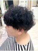 女性の ツーブロック スパイラルパーマ