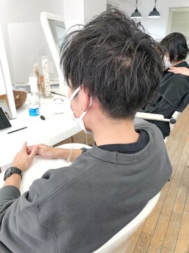 ヘッズ 本八幡店(HEADS) MEN'S HAIR  センターパート　ツイストスパイラル　コンマヘア