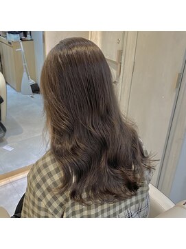 イミ(imi) グレージュカラー/韓国風レイヤー/小顔カット/韓国風パーマ