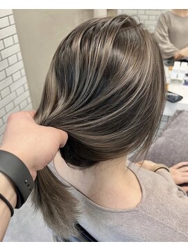 ジーナ 難波(Zina) 髪質改善＊グレーバイヤレージュ＊美髪【Zina 難波】