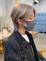 ショートボブミルクティーベージュダブルカラータッセルボブ30代