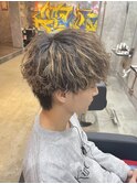 ツイストスパイラルパーマ/メッシュカラー/ショートマッシュ