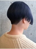 切りっぱなし 刈り上げハンサムショート ブルーブラック