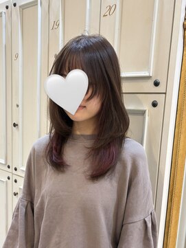 ティンク(Tink) ○ ピンク × ラベンダーベージュ ○