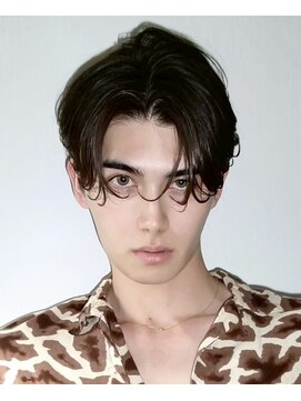 ゾーイ ボーイズ(ZOEY boyz) メンズショート前下がりセンターパートメンズマッシュ