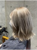 ホワイトベージュ