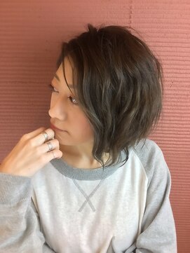 トランスサロン 吉祥寺(TRANS SALON) ヌケ感×耳かけショートボブ