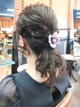 ラル ヘアデザイン(ral hair design) ミディアム　ローポニースタイル