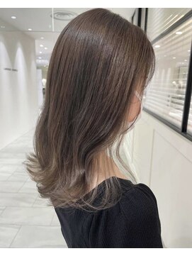 ビーハイブアヴェダ PARCO2店(BEHIVE AVEDA) インナーカラーホワイトシルバー