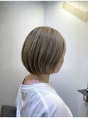 【脱白髪染めハイライト】×ショートボブ