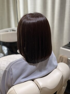 アリエス(Aries) ブルーアッシュ×艶ボブ◎30代40代50代