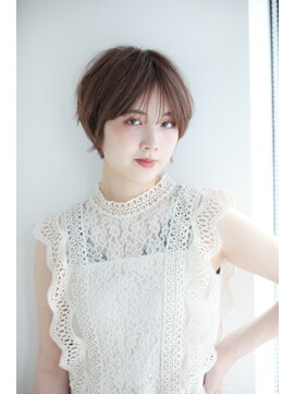 ルチア(Lucia) 小顔ひし形レイヤーショート