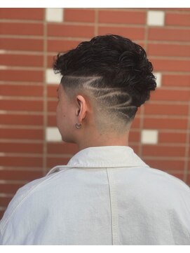 コワファースト 大分(COIFF1RST) フェード&バリカンアート