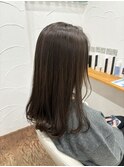 オリーブベージュ