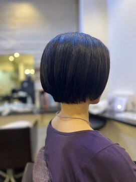 アトリエファゴ ハナミズキ店 【Yuine】多毛でもスッキリまとまる!ショートスタイル